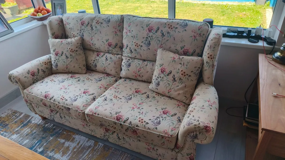Sofa/Couch for sale. - Image 3
