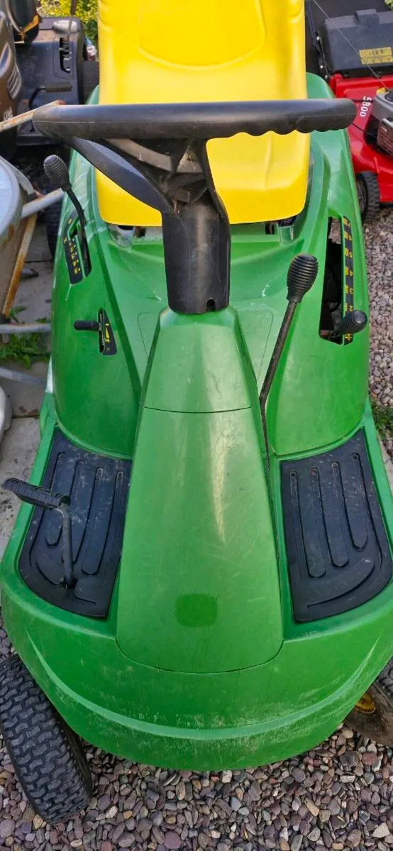 John derre mower - Image 2