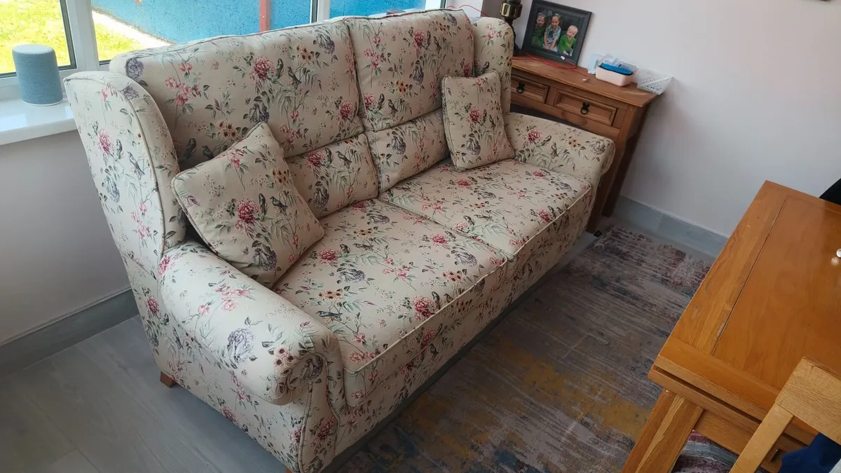 Sofa/Couch for sale. - Image 4