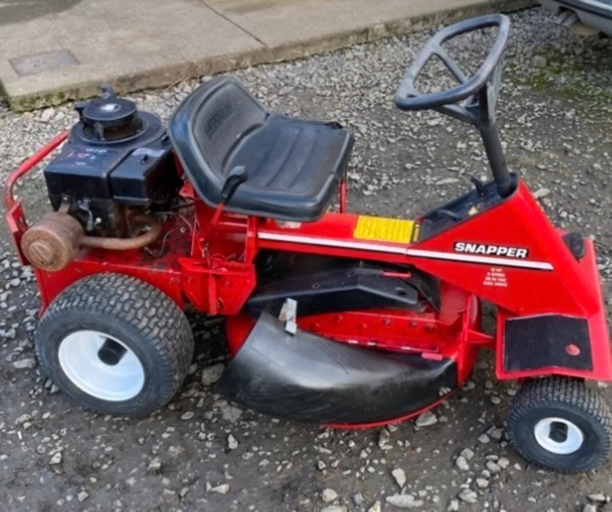 Snapper ride on mower - Image 1