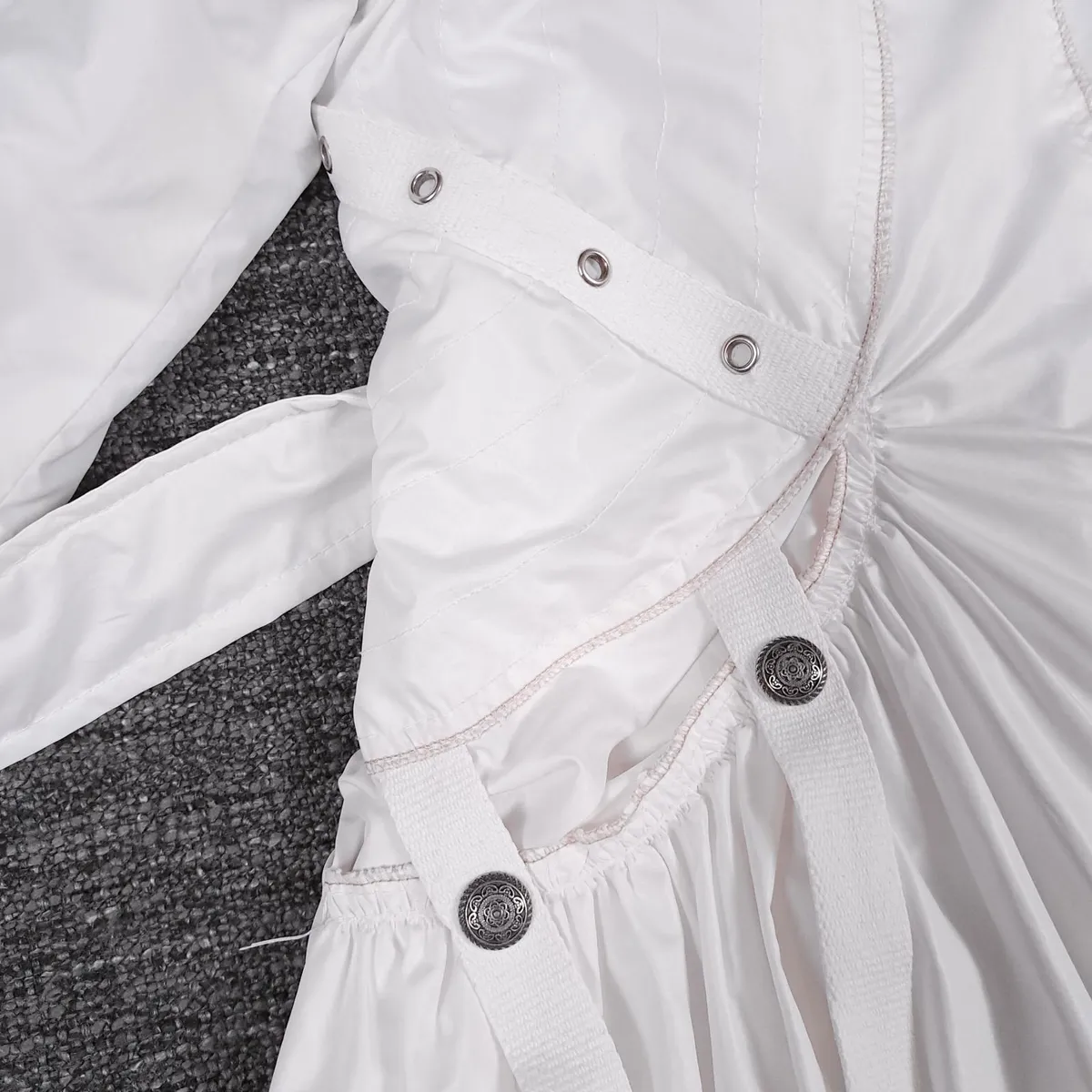 Alexo Vintage White Ruffle Hem Puffer Coat 10-12UK - Image 4