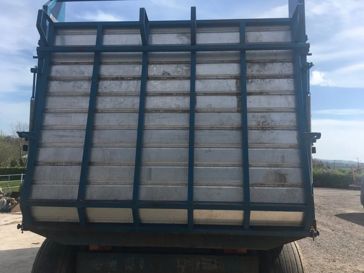 Donnelly triple puposetrailor - Image 1