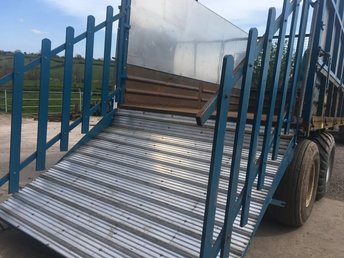 Donnelly triple puposetrailor - Image 2