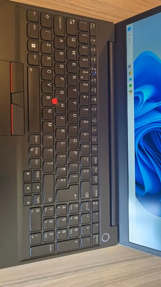 Lenovo ThinkPad E15 | i7  |16GB Ram | Win 11 Pro - Image 4