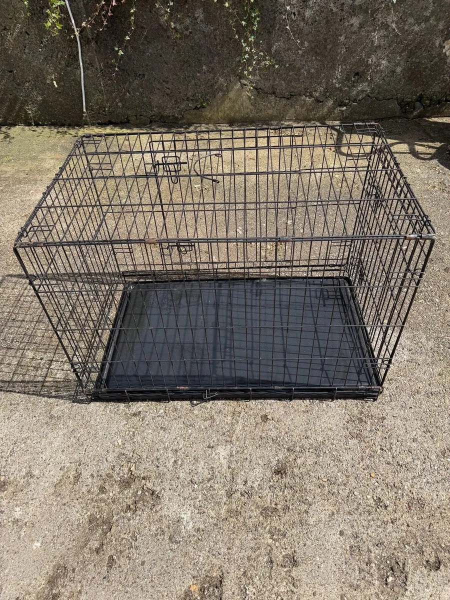 Dog crate. - Image 1