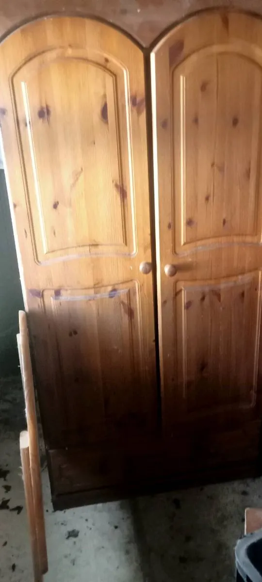 Pine Bedroom furniture - Image 2