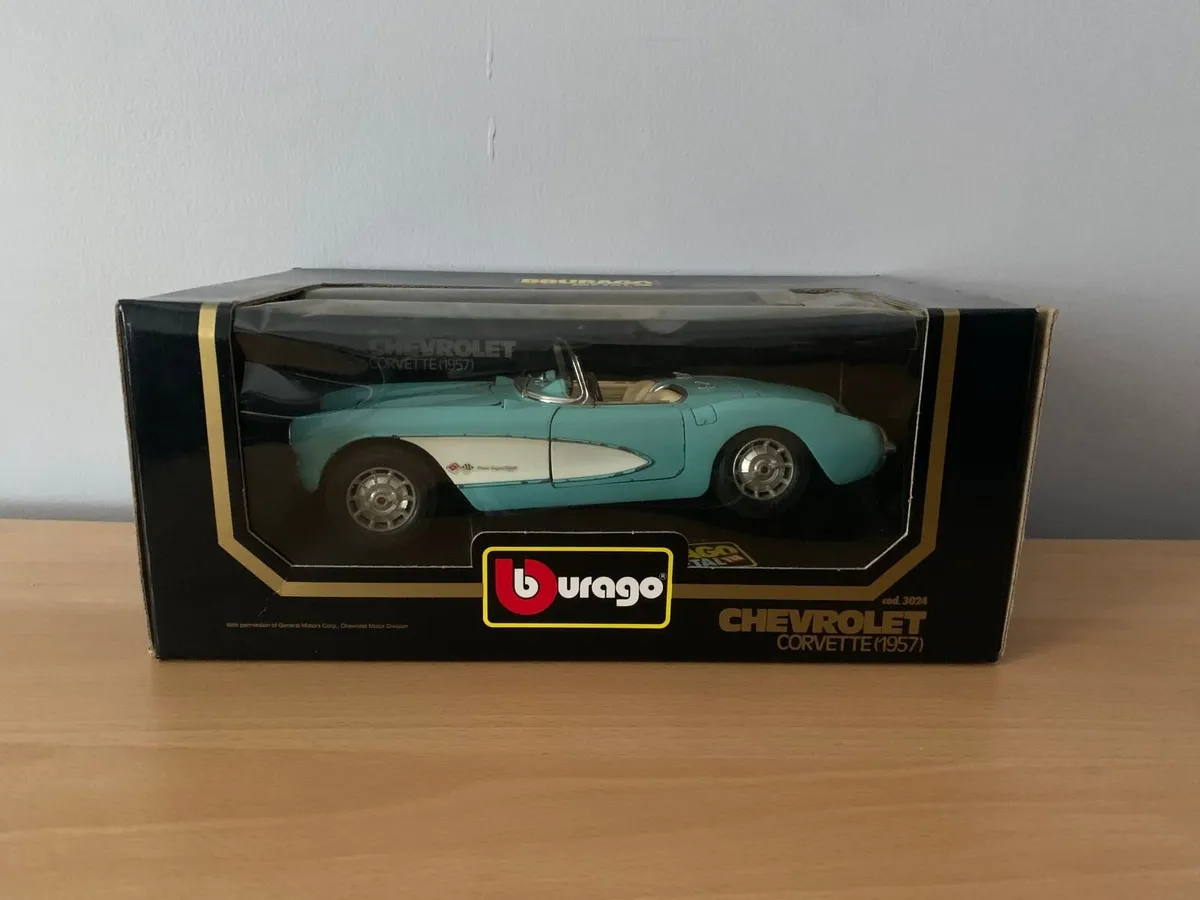1957 Chevrolet Corvette 1/18 Burago Model Car - Image 1