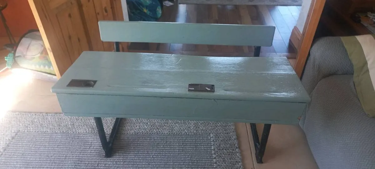 Old school desk - Image 1