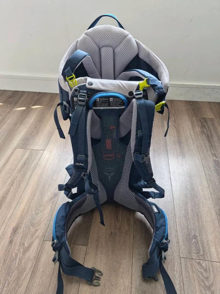 Deuter kid comfort pro child carrier - Image 1