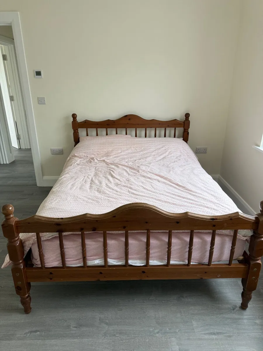 Double Bed - Image 3
