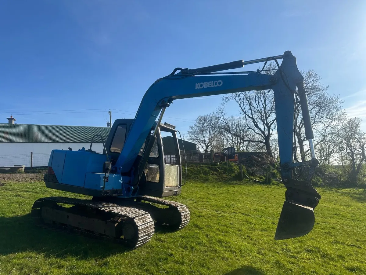 Kobelco 6t Digger - Image 1