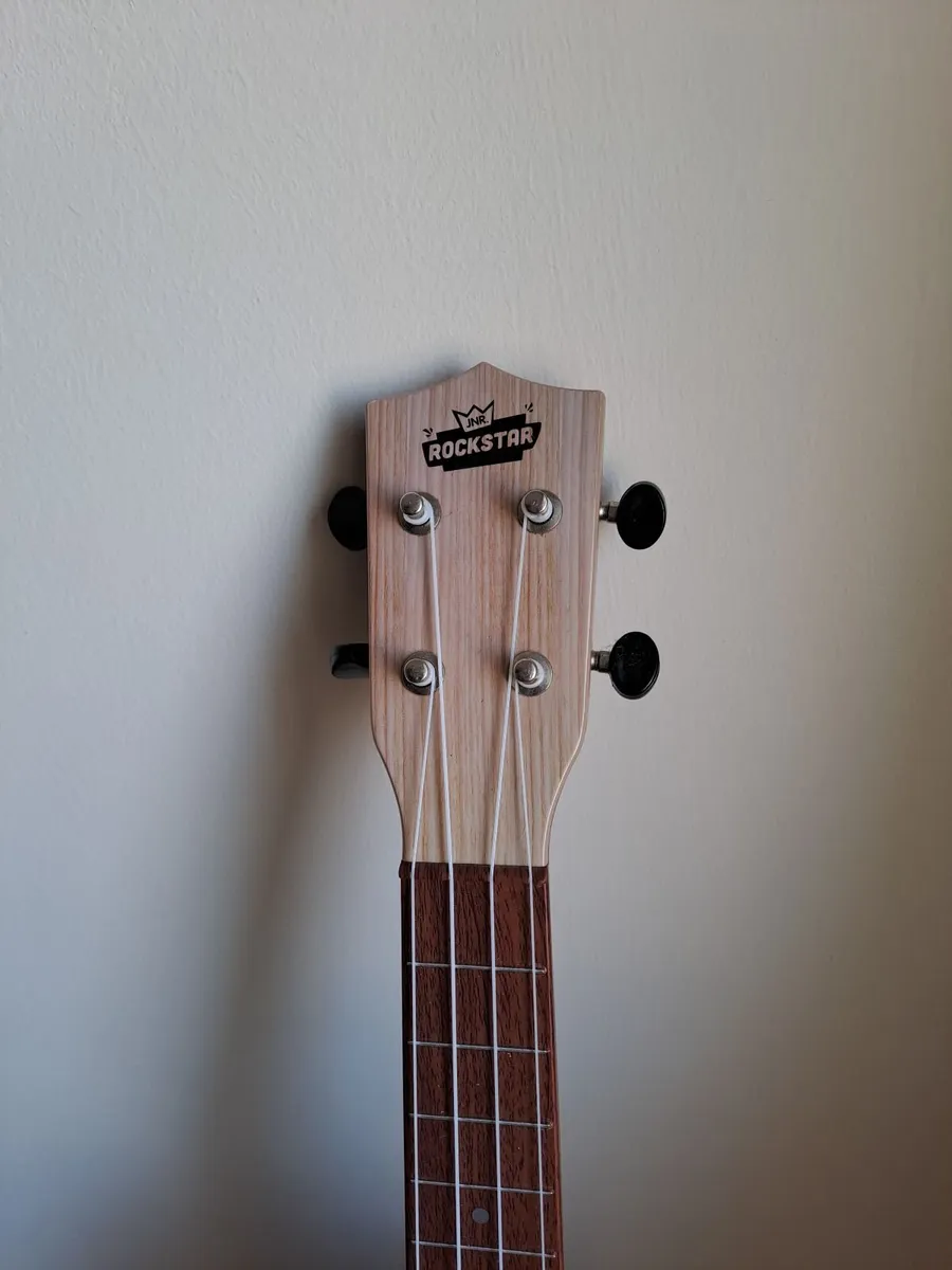 Ukulele - Image 4