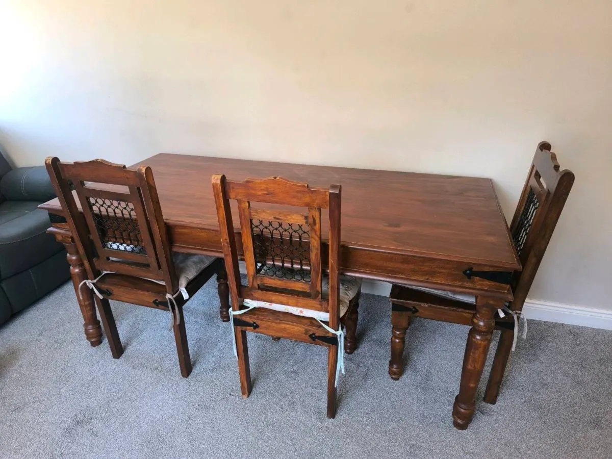 Dining table with chairs - Image 1