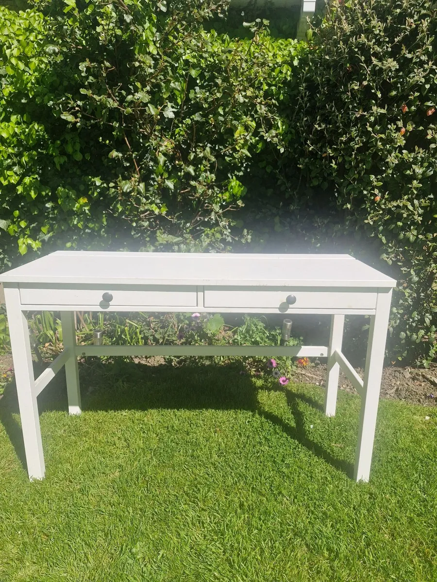 Study desk - Image 4