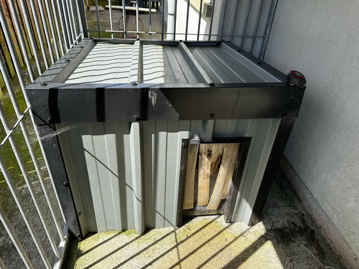 Slaneyside Dog Run and Insulated Kennel - Image 1