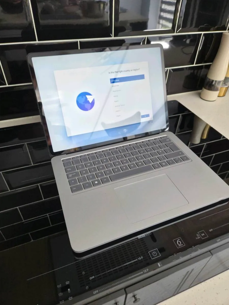 Microsoft surface studio laptop - Image 3