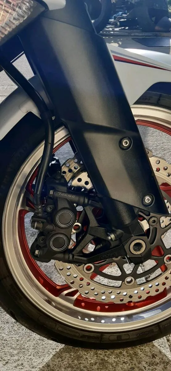 Kawasaki Z1000 - Image 4