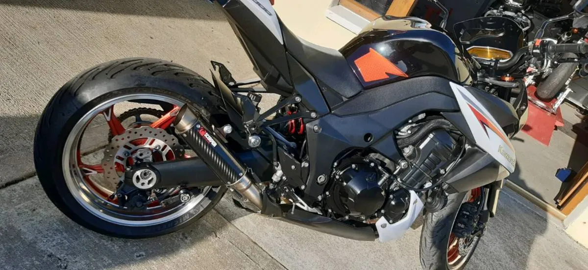 Kawasaki Z1000 - Image 1