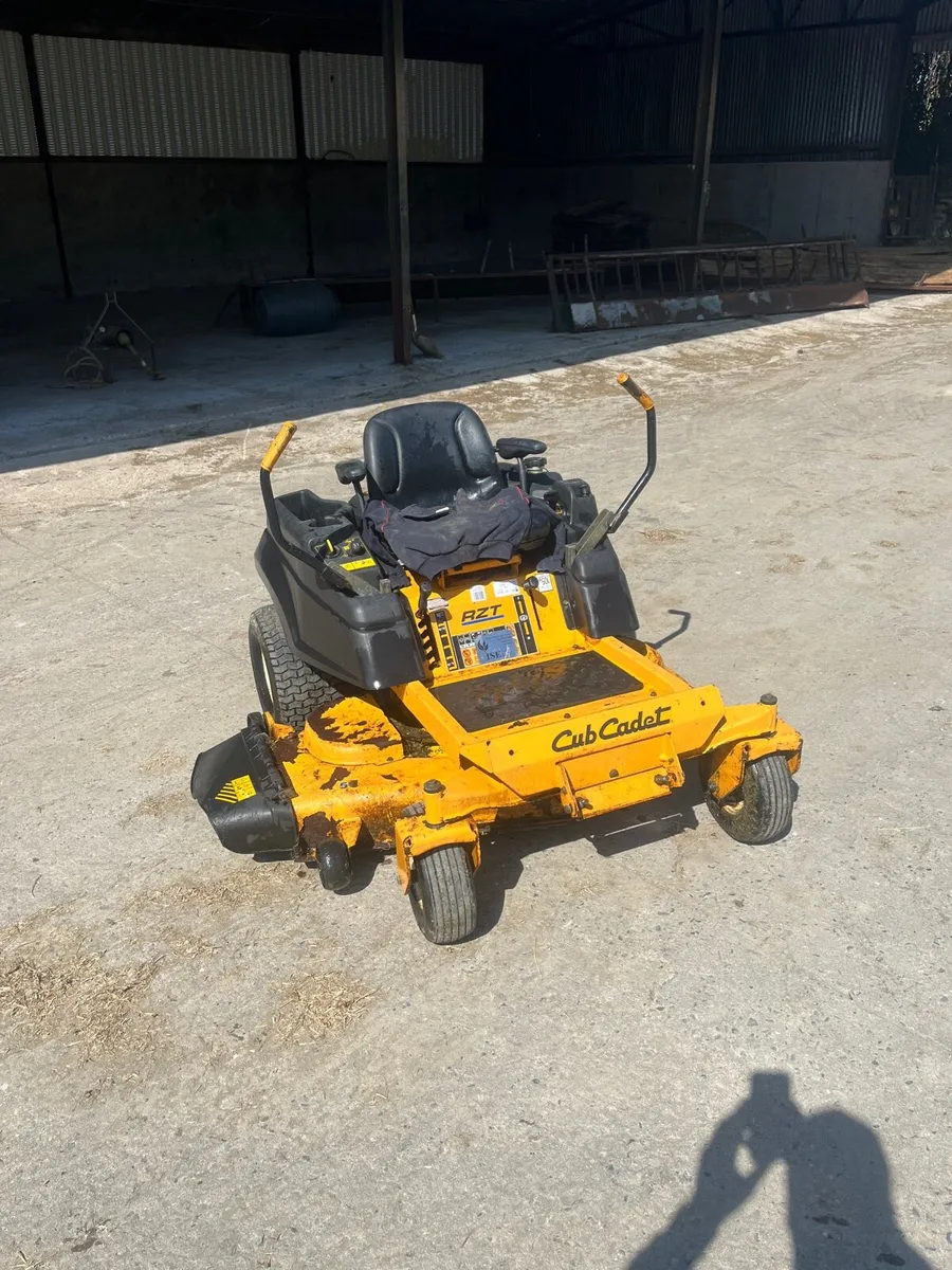 Cub cadet lawnmower - Image 1
