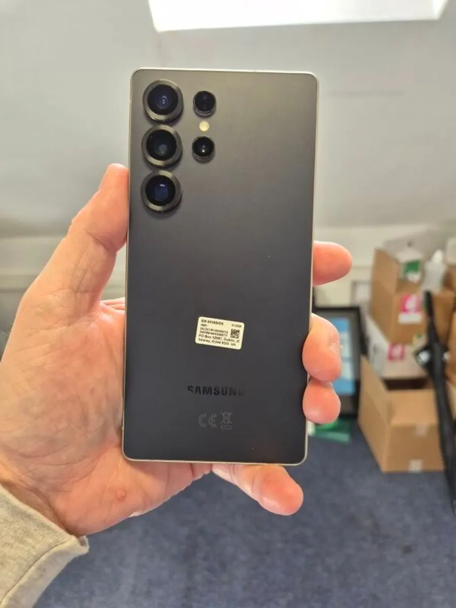 Samsung S25 Ultra 512GB Black Samsung Warranty selection cases Grade A Open to Trade or Swap - Image 1