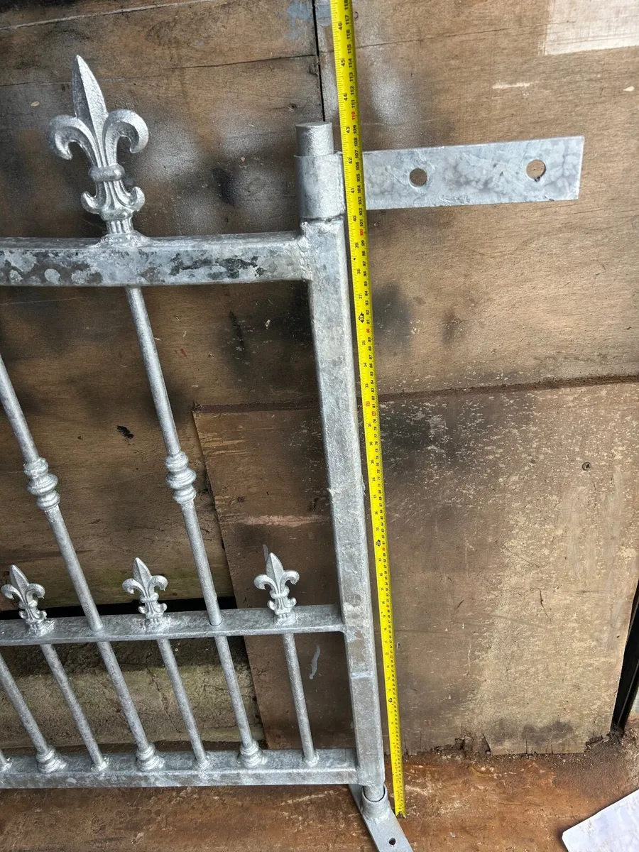 ENTRANCE GATES - Image 4