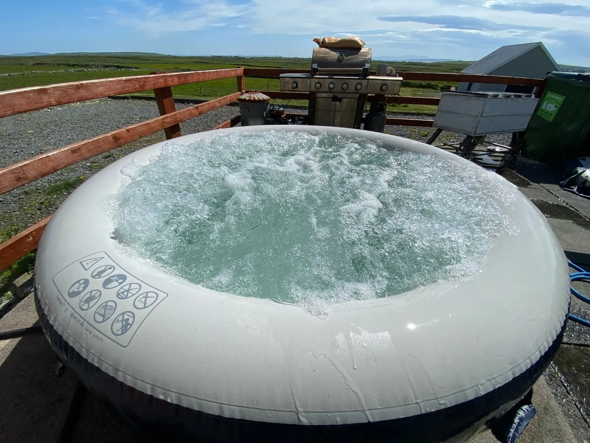 New Hot Tub - Image 4