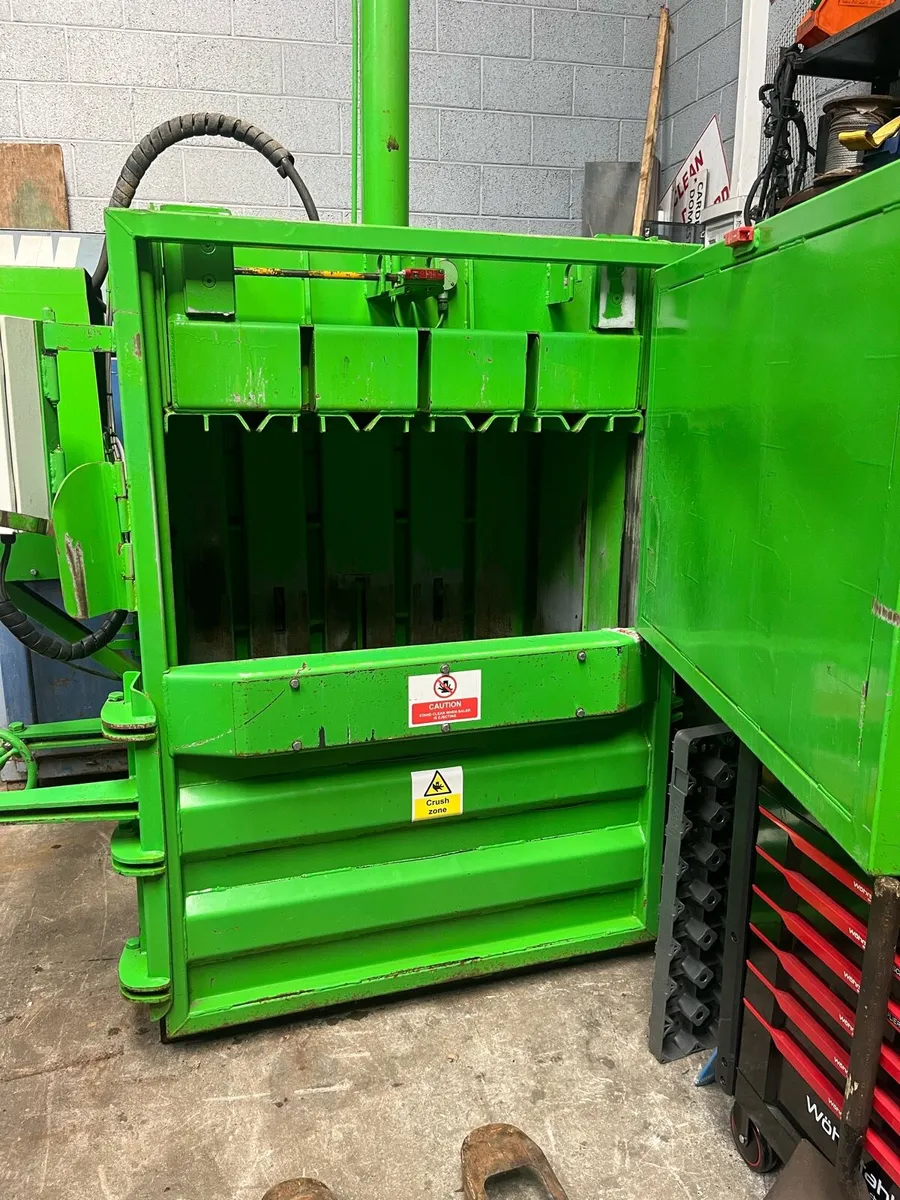 200kg cardboard plastic baler compactor recycling - Image 2