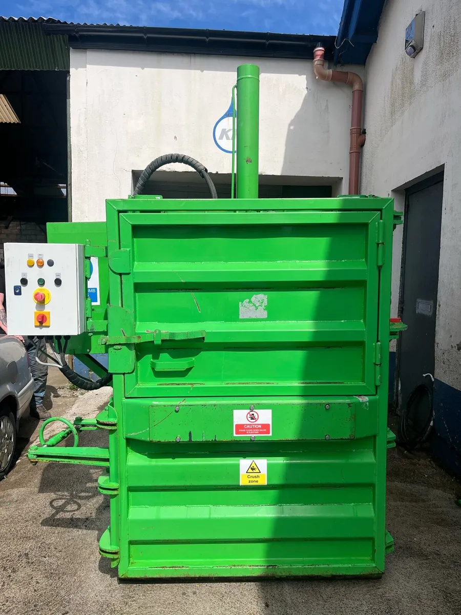 200kg cardboard plastic baler compactor recycling - Image 4