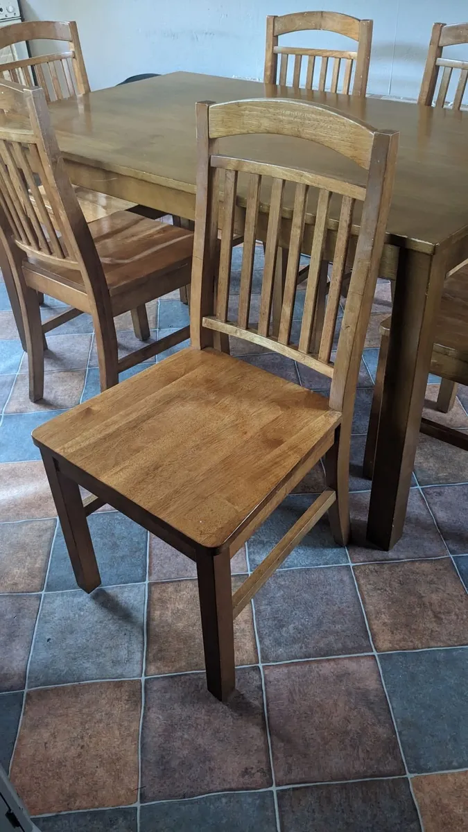 Table and 6 chairs - Image 2