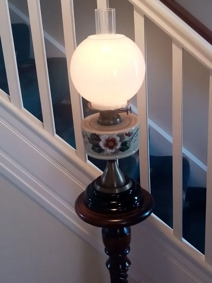 Vintage oil Lamp and Pedestal - Image 2