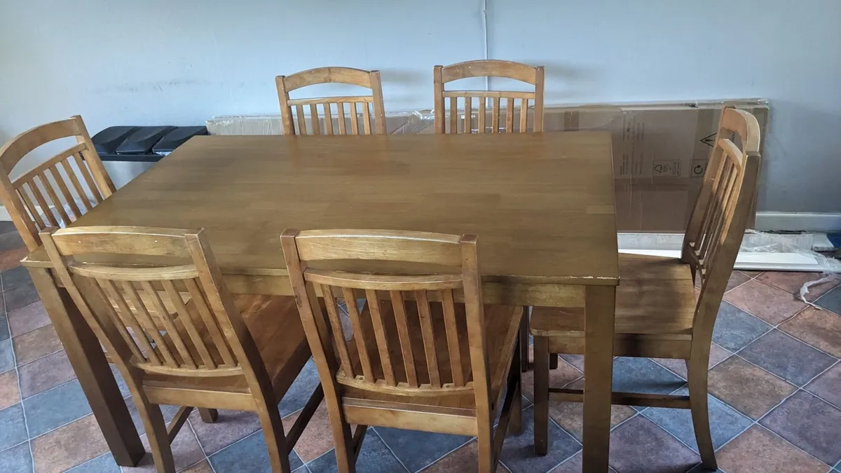 Table and 6 chairs - Image 4