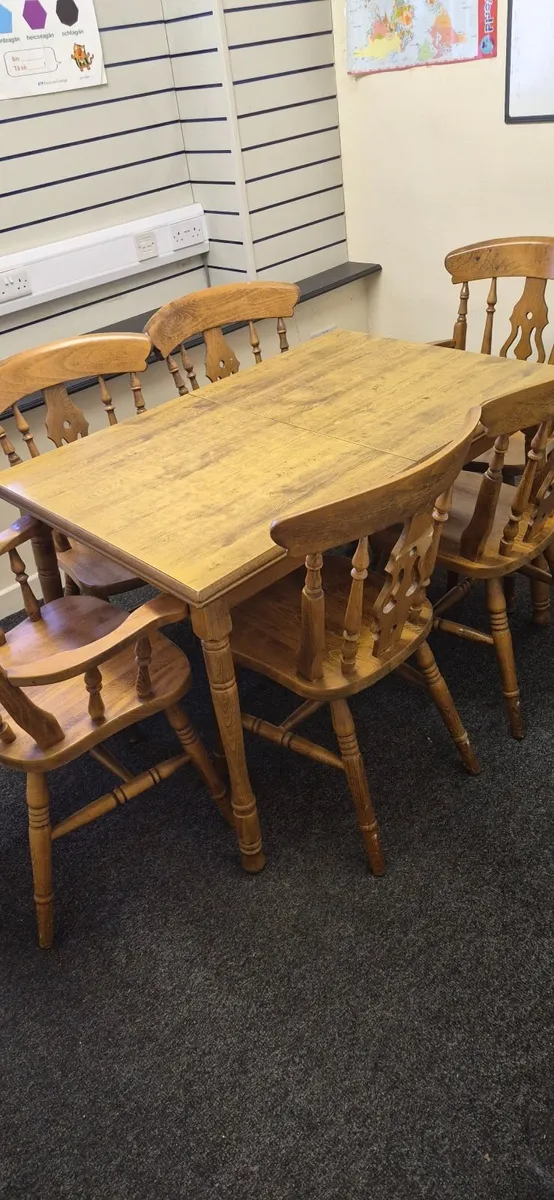 Table and Chairs - Image 2