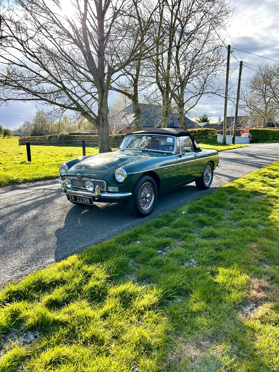 MGB Roadster V8 (Unbelievable Car) - Image 1