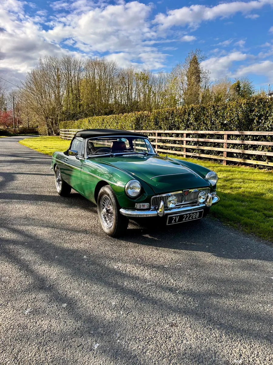 MGB Roadster V8 (Unbelievable Car) - Image 2