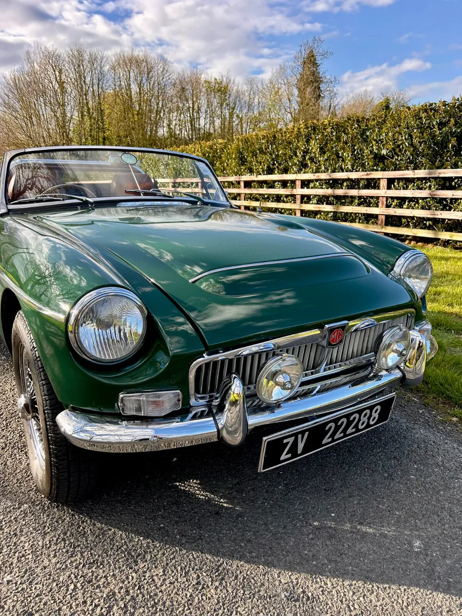 MGB Roadster V8 (Unbelievable Car) - Image 3