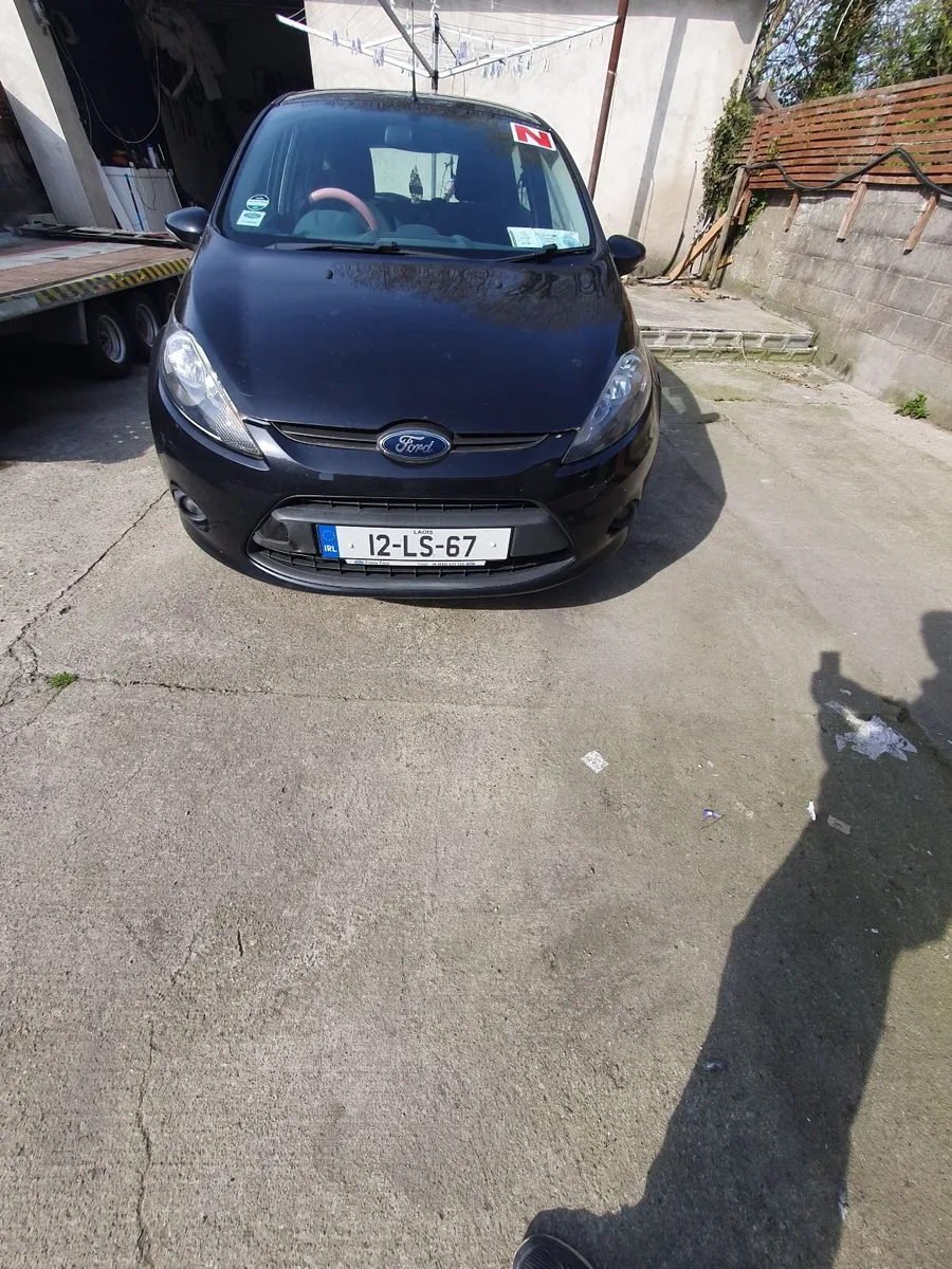 Damaged cars to clear - Image 1