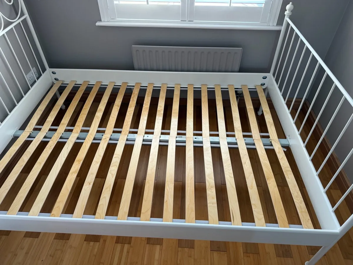 Double Bed - Image 3