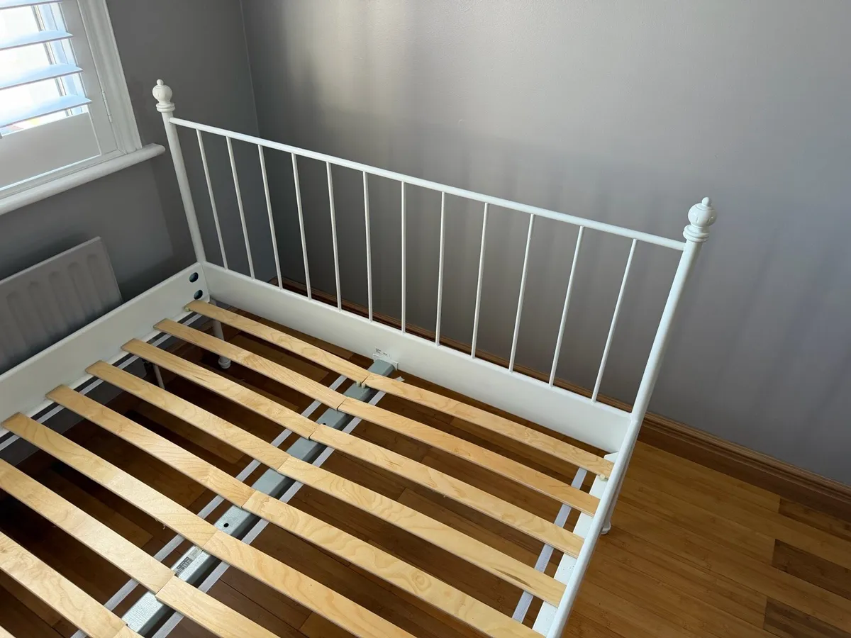 Double Bed - Image 4