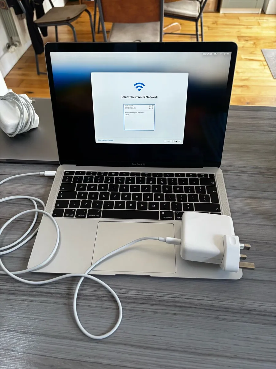 Mac book Air 2018 - Image 3