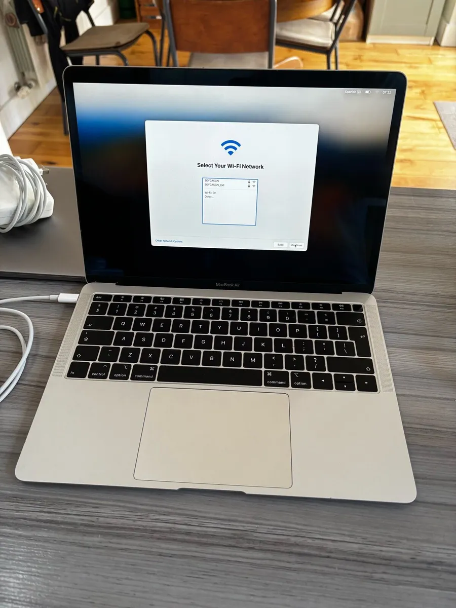 Mac book Air 2018 - Image 1