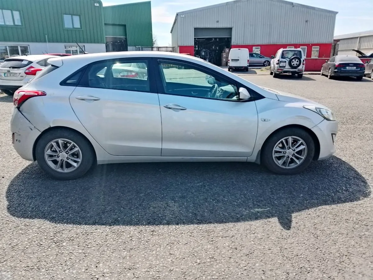 Hyundai i30 - Image 2