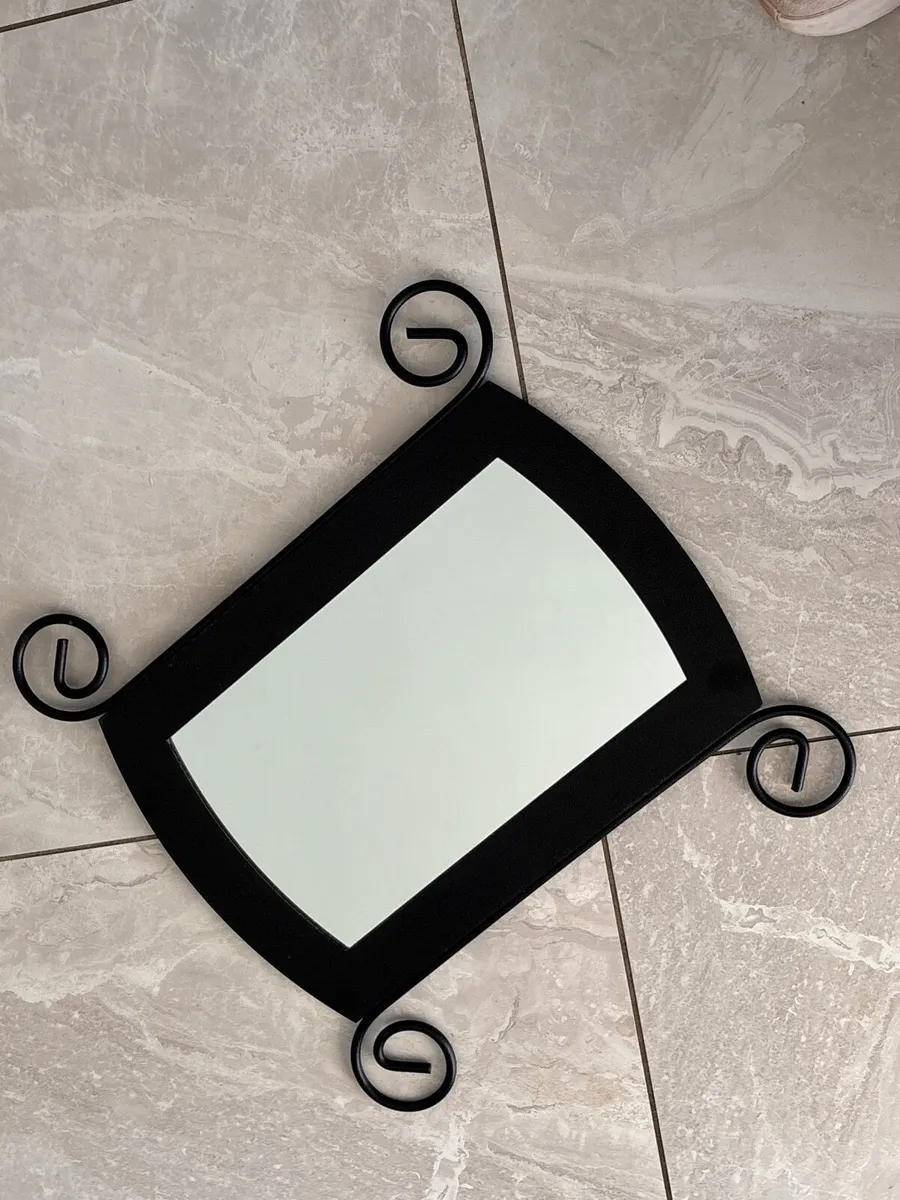 Mirror - Image 1