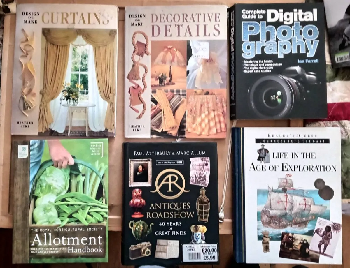 Various Books 6 For €20 (10 photos) - Image 1