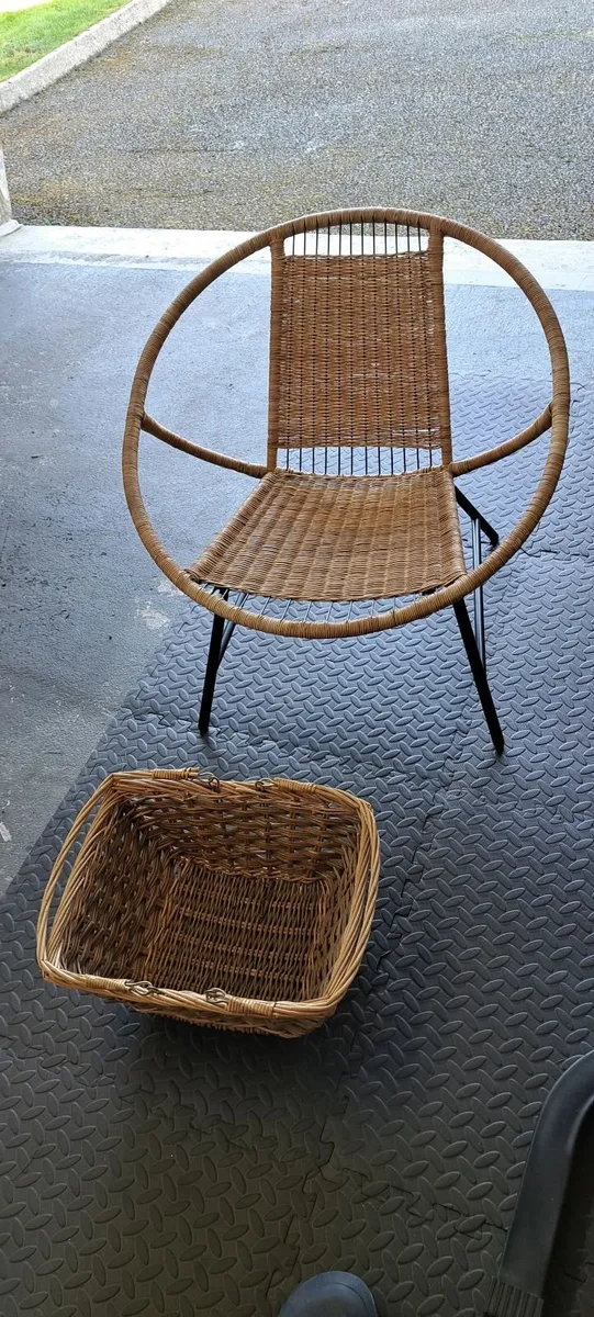Wicker chair & basket - Image 2