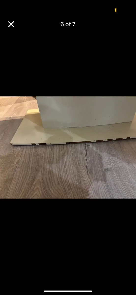 Tempered glass table and chairs - Image 4