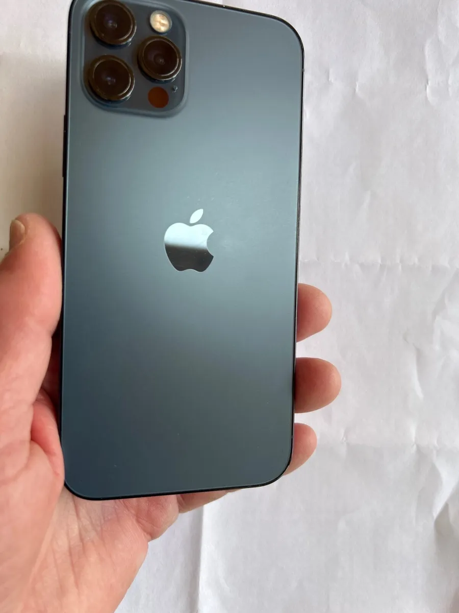 Phone - Image 1