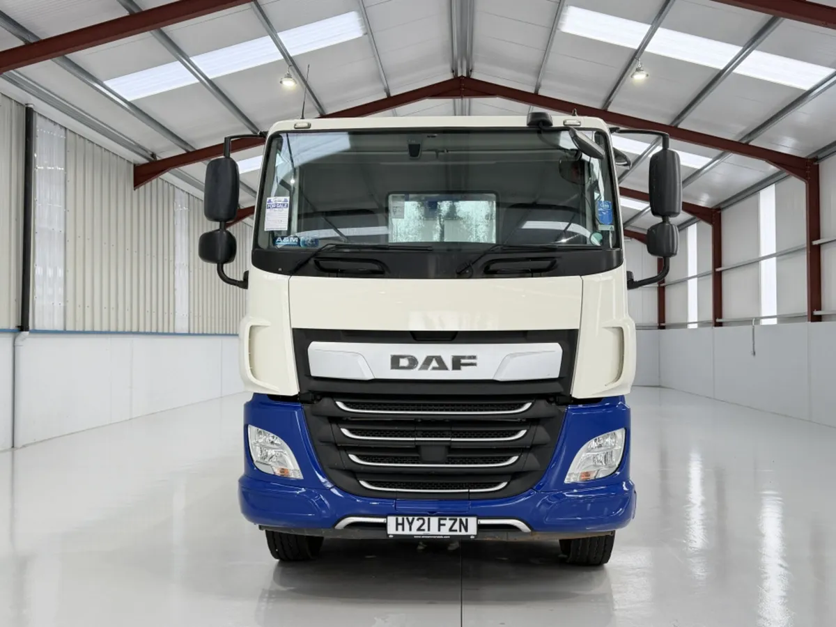 2021 DAF CF 370 32T BEAVERTAIL - Image 2