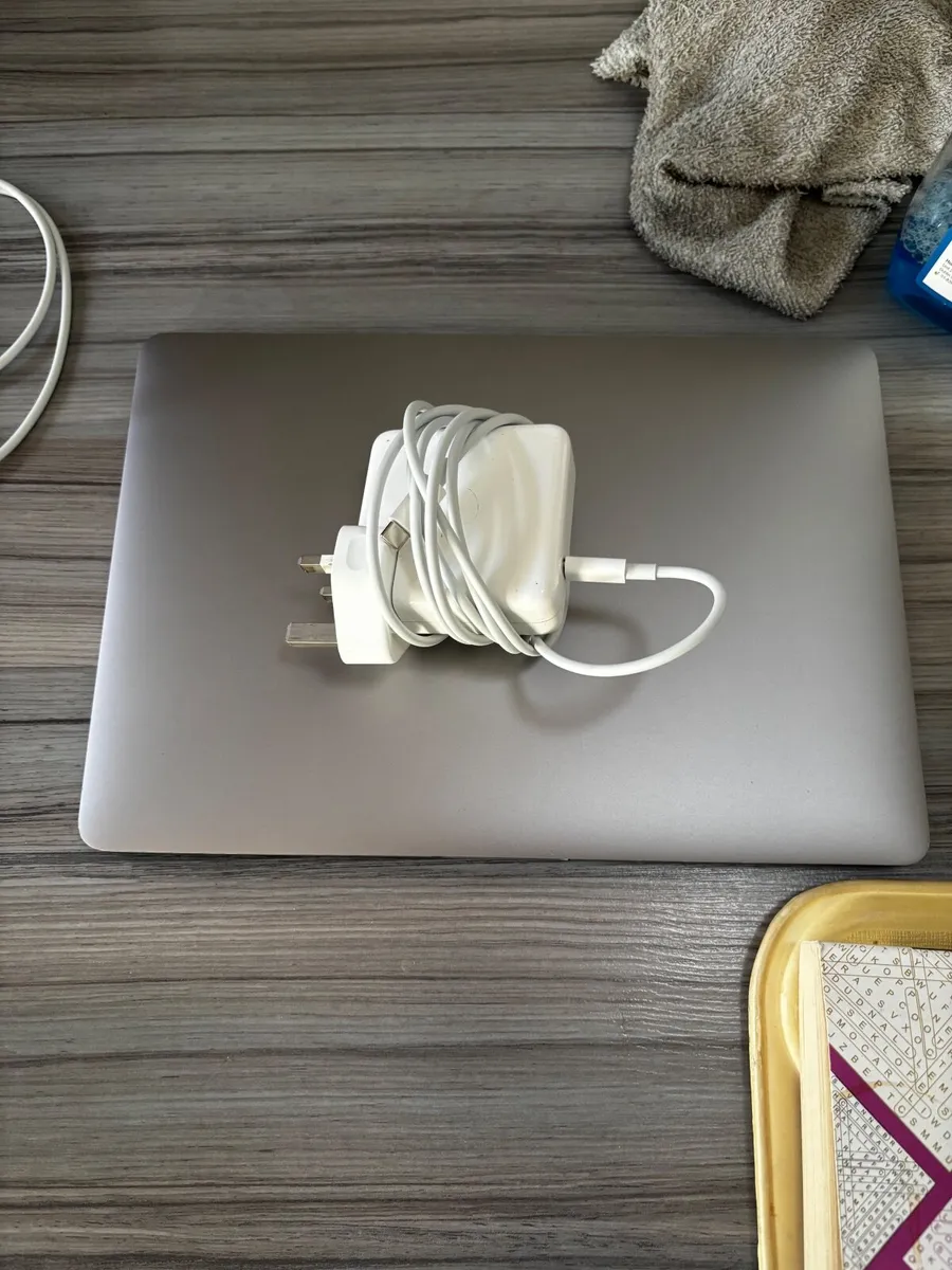 Mac book Air 2017 - Image 3