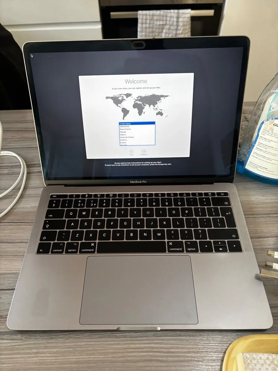 Mac book Air 2017 - Image 1