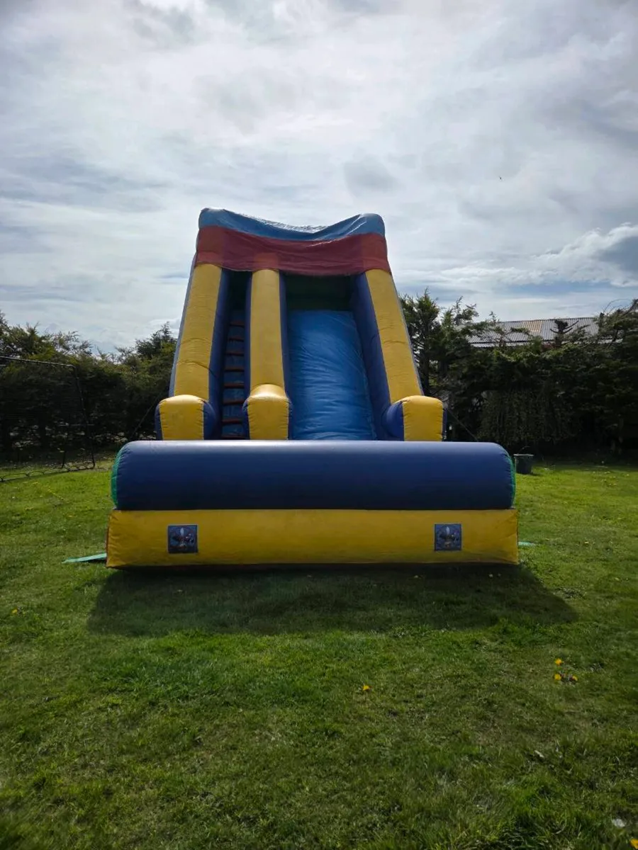 Bouncing castle - Image 2